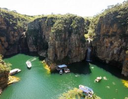 O que fazer em Capitólio: guia completo do paraíso das águas verdes