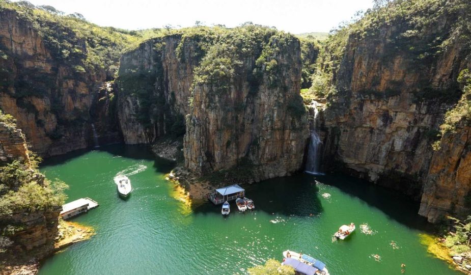 O que fazer em Capitólio: guia completo do paraíso das águas verdes