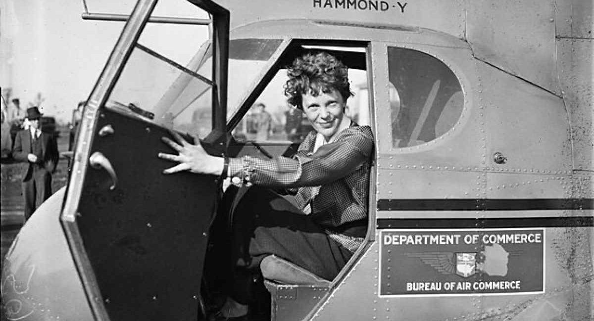 Selecionar Mulheres revolucionárias: Amelia Earhart Mulheres revolucionárias: Amelia Earhart