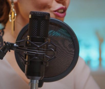 Dublagem brasileira: a história das vozes que fazem parte da cultura do país