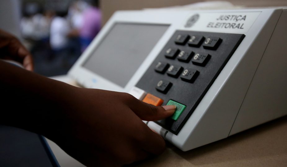 Quem podia votar no Brasil no passado?