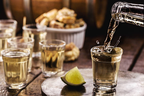 Dia Nacional da Cachaça: a história da bebida que virou símbolo do Brasil